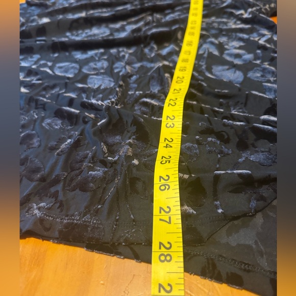 VTG Y2K 90’s GNW Black Velvet Burnout Asymmetrical top with keyhole‎ women XL - Picture 5 of 6